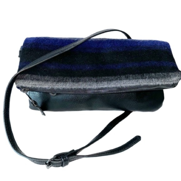 Sondra Robert’s Foldover Leather Shoulder/Clutch Blue Stripe Woven Wool Flap Y2K - Picture 8 of 8